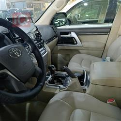 تۆیۆتا لاند کروزەر